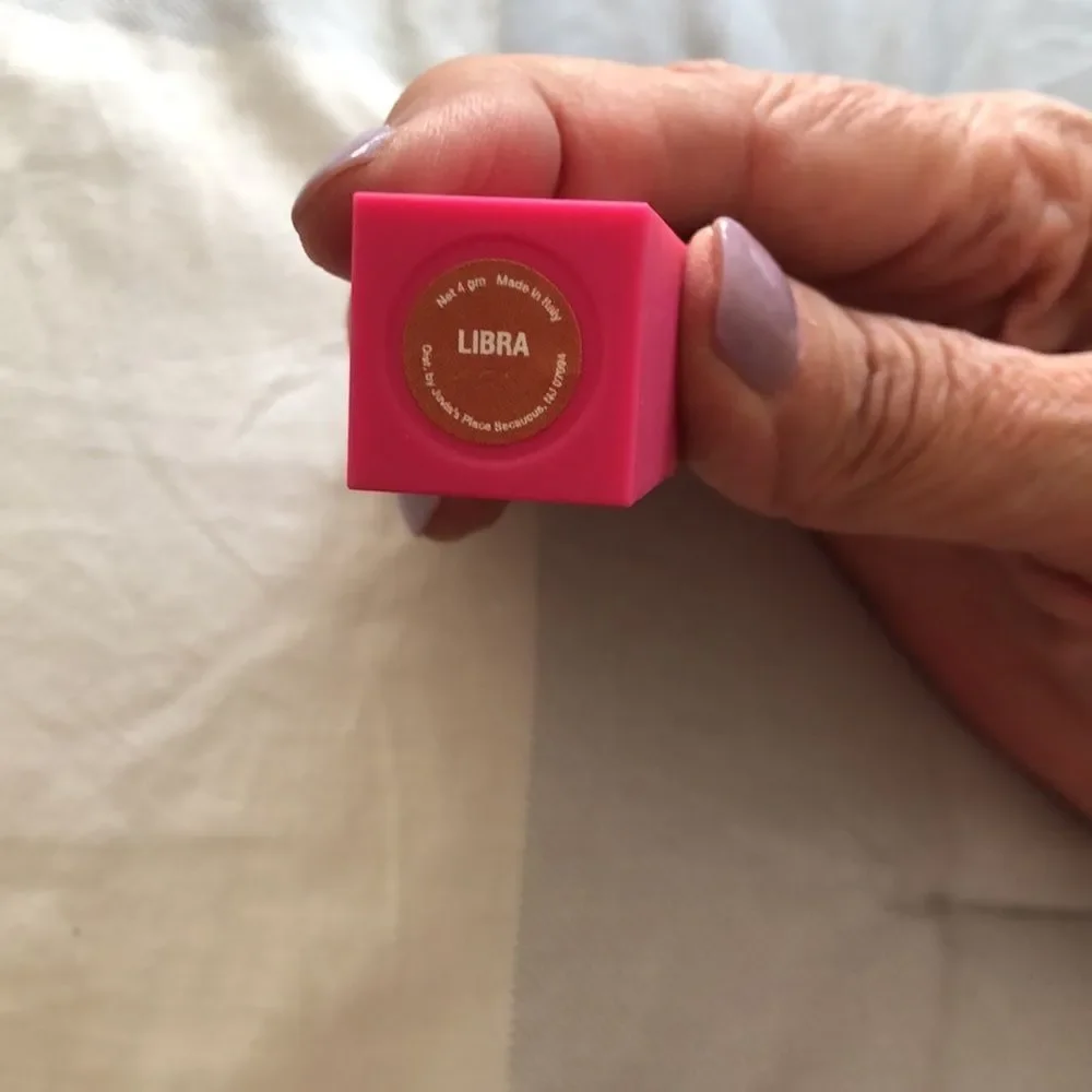 Juvia’s Place The Nude Peaches in Libra NIB